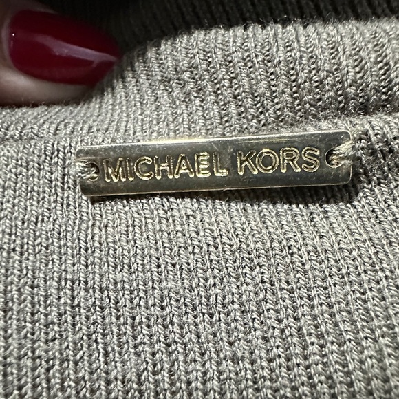 Micheal Kors | OLIVE Wool Blend Turtle Neck Dress - Picture 5 of 6